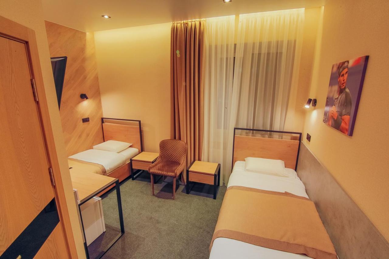 Sport Hotel 1 チェルカースィ エクステリア 写真