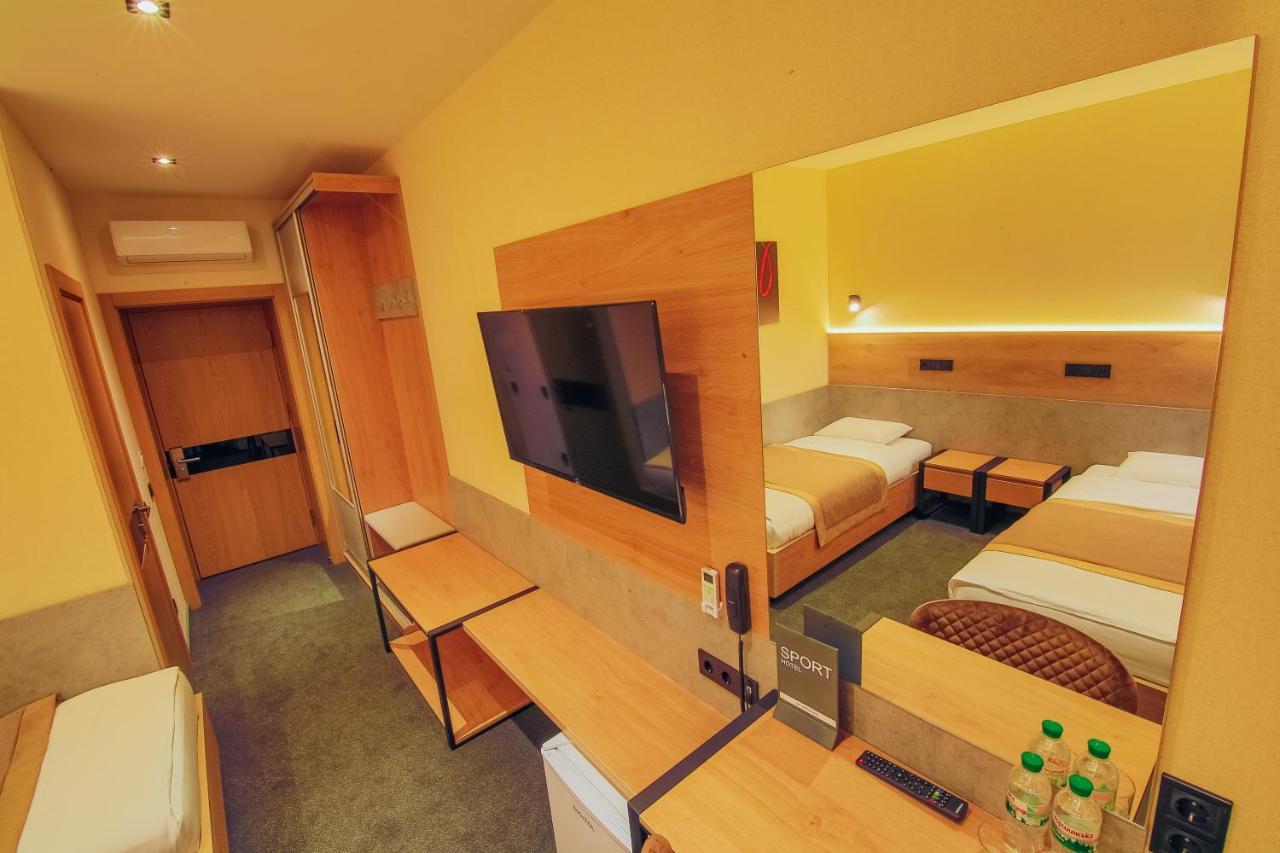 Sport Hotel 1 チェルカースィ エクステリア 写真
