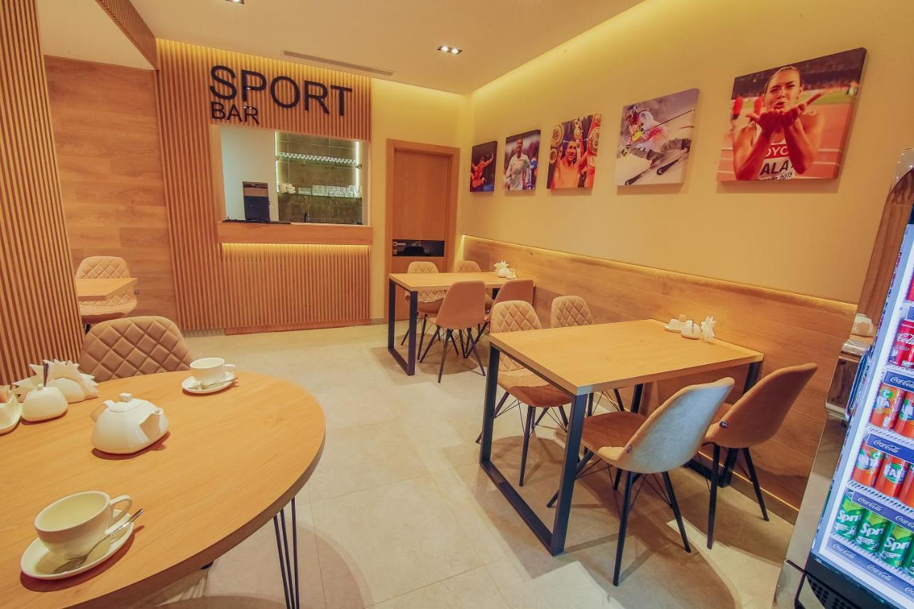 Sport Hotel 1 チェルカースィ エクステリア 写真
