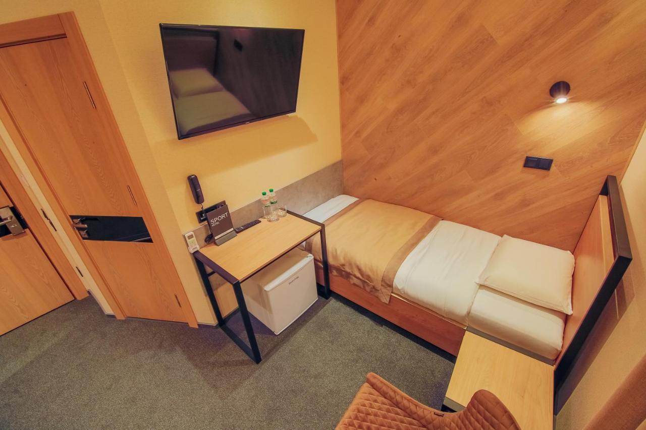Sport Hotel 1 チェルカースィ エクステリア 写真