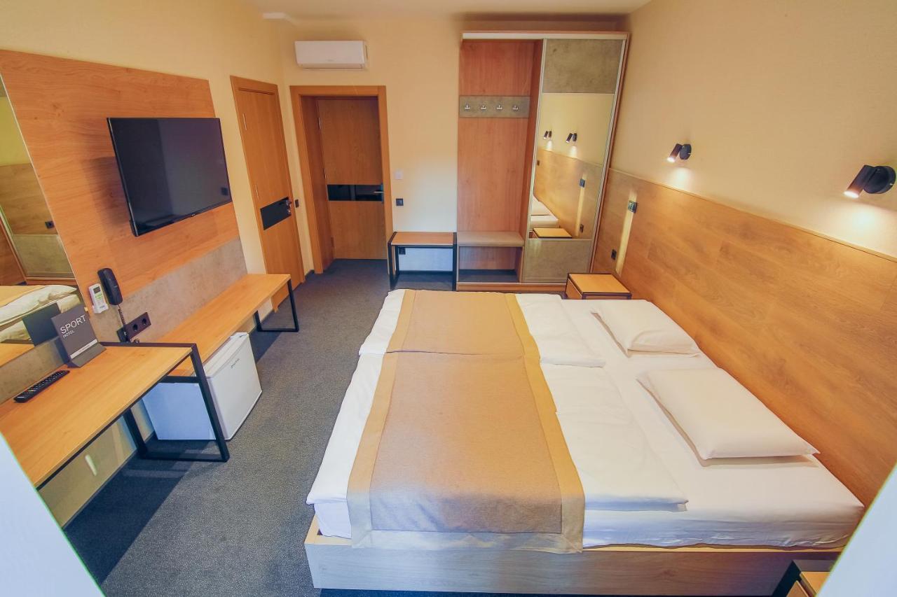 Sport Hotel 1 チェルカースィ エクステリア 写真