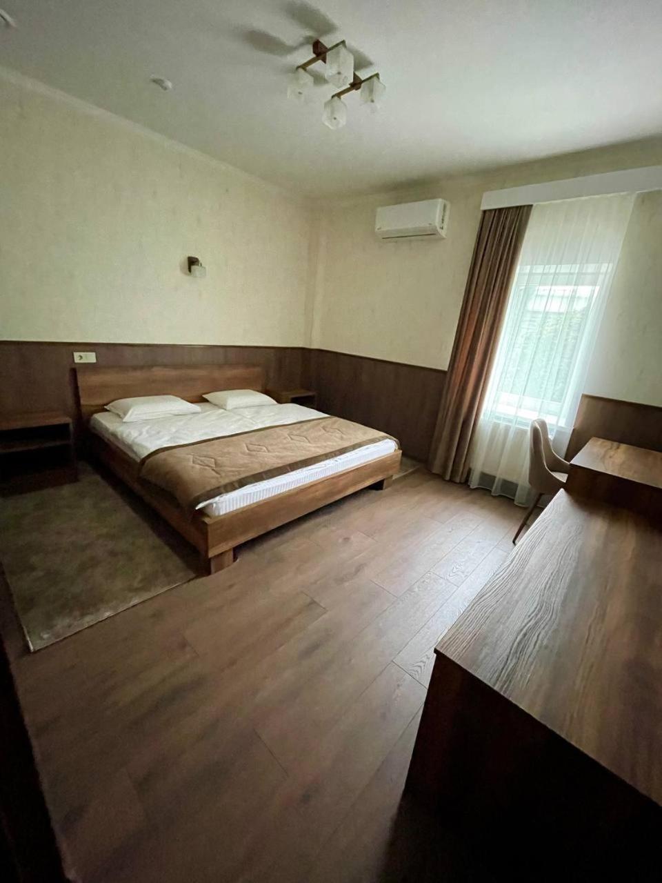 Sport Hotel 1 チェルカースィ エクステリア 写真