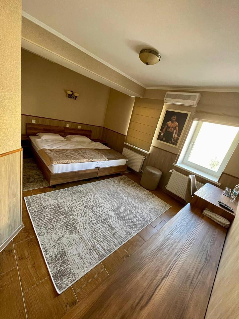 Sport Hotel 1 チェルカースィ エクステリア 写真